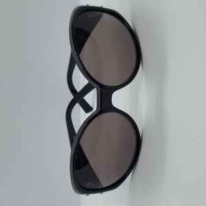 Authentic FENDI FS370 Black and Caramel  Sunnies